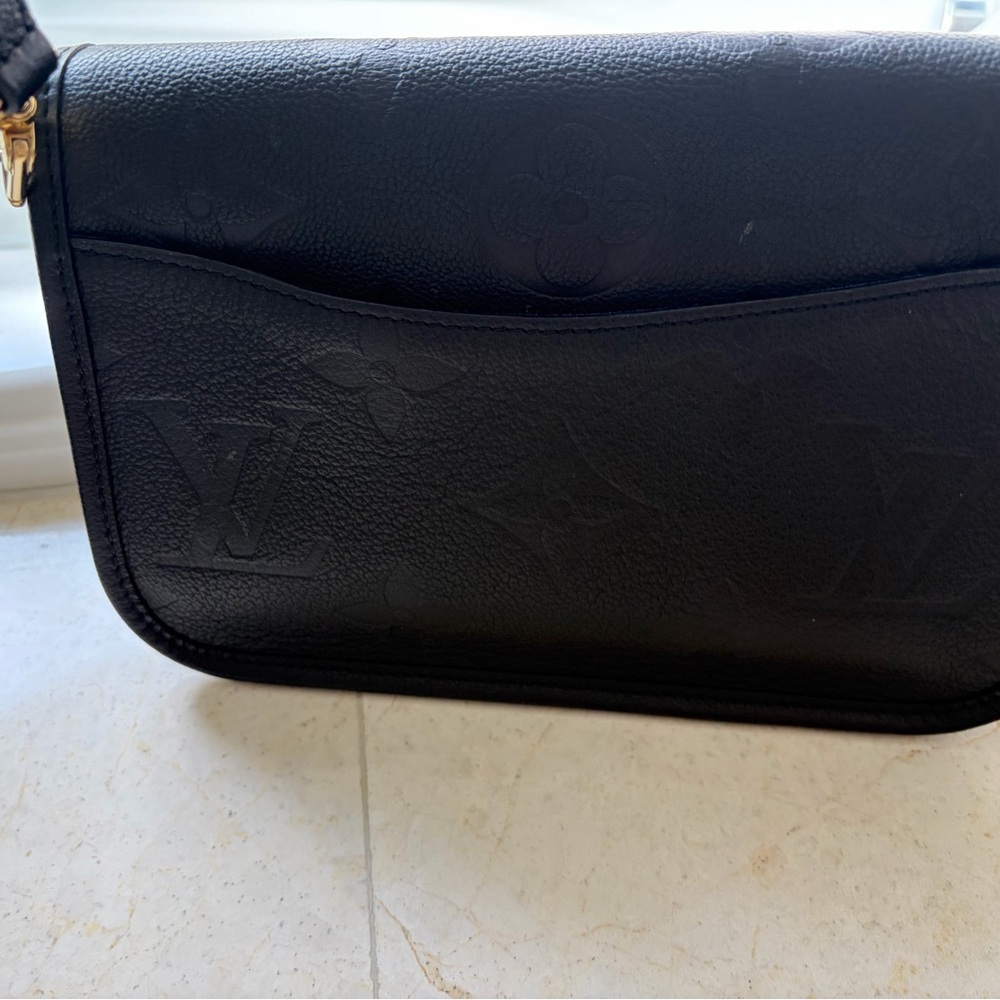 Authentic- Louis Vuitton Diane- Black Monogram Leather- both straps included - Picture 9 of 10